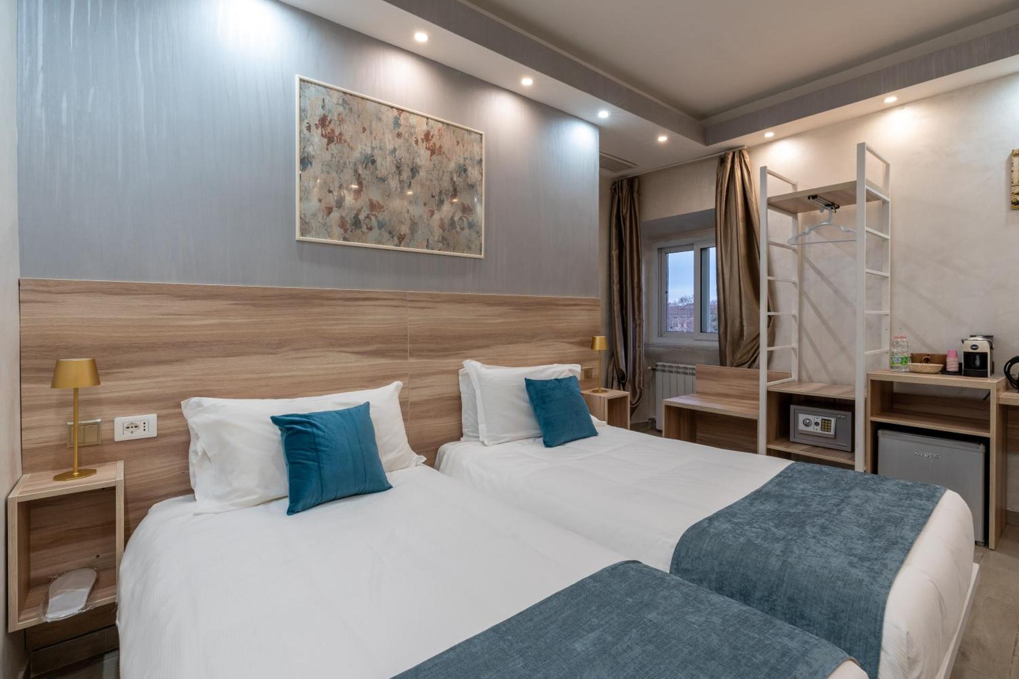 Leone D'Oro Guesthouse - Close To Piazza Vittorio ローマ エクステリア 写真