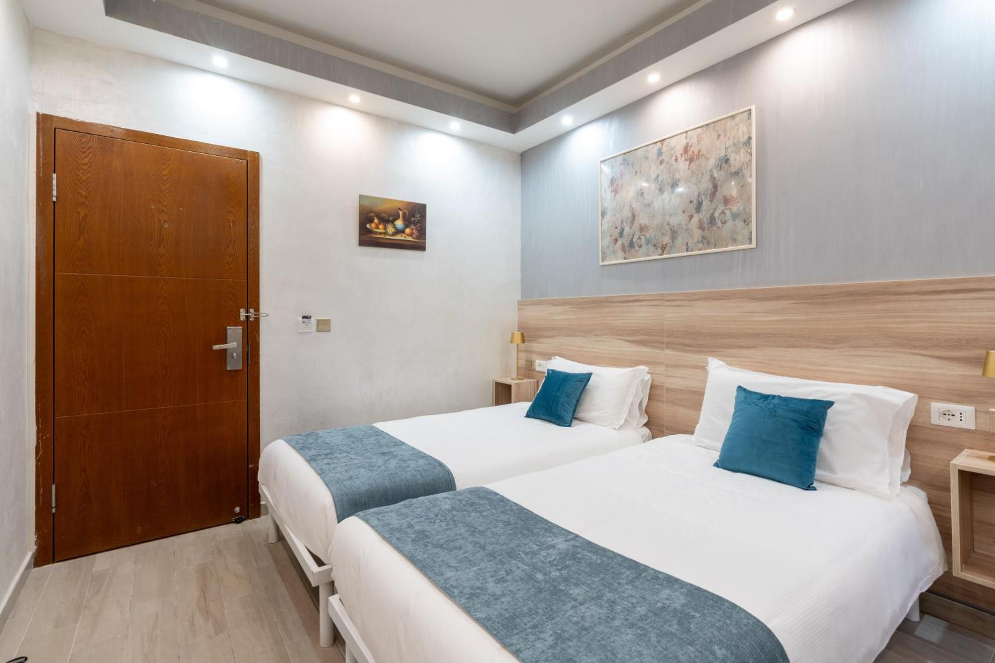 Leone D'Oro Guesthouse - Close To Piazza Vittorio ローマ エクステリア 写真