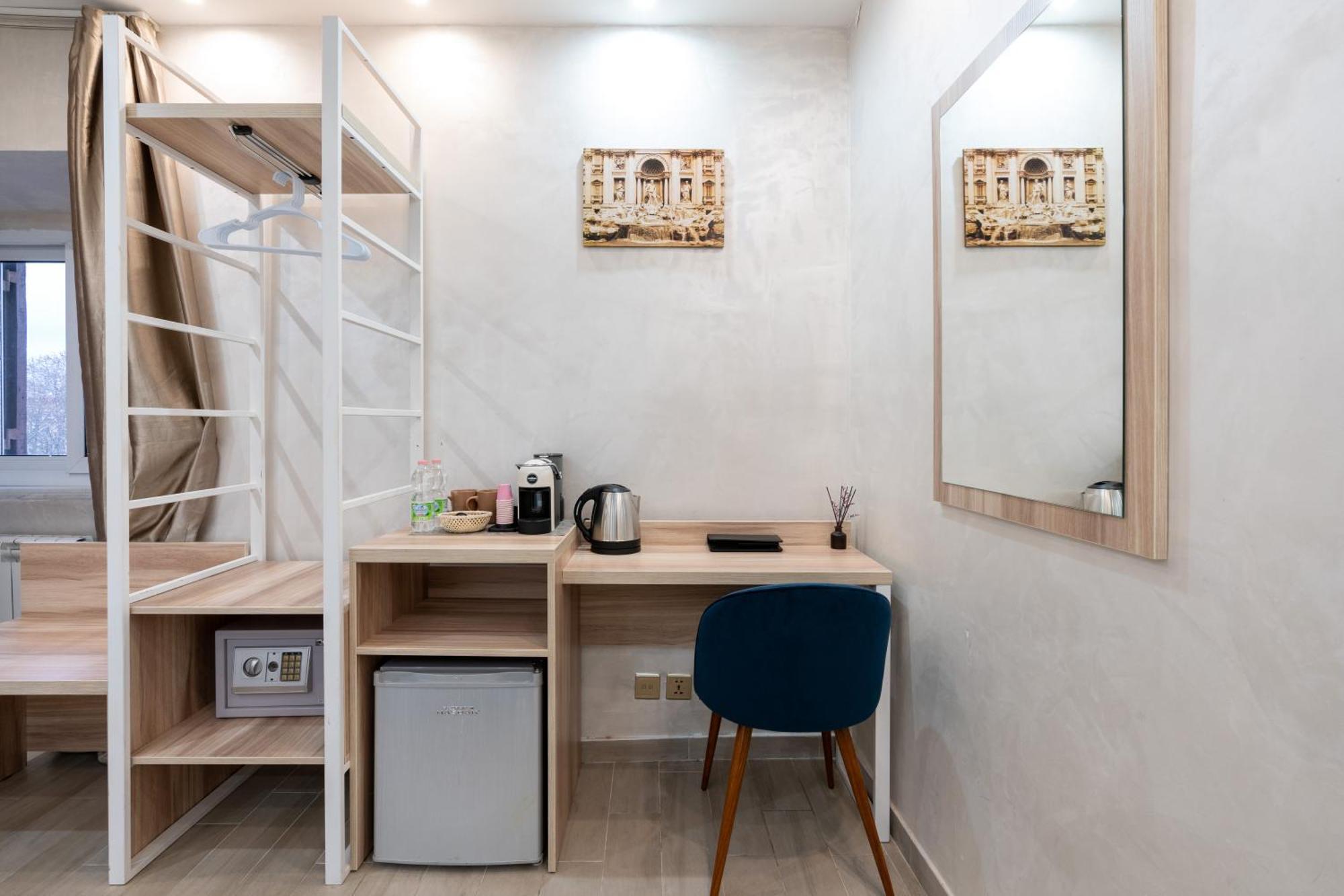 Leone D'Oro Guesthouse - Close To Piazza Vittorio ローマ エクステリア 写真