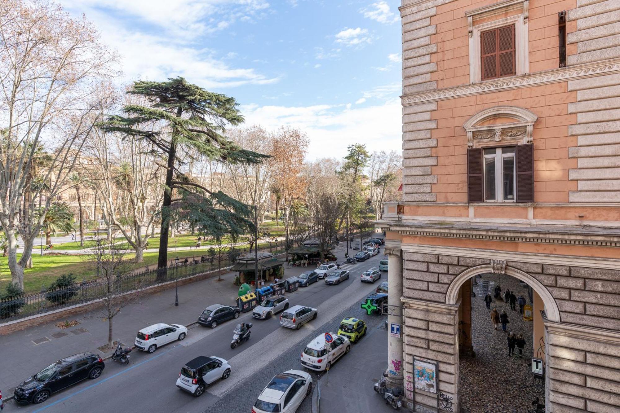 Leone D'Oro Guesthouse - Close To Piazza Vittorio ローマ エクステリア 写真