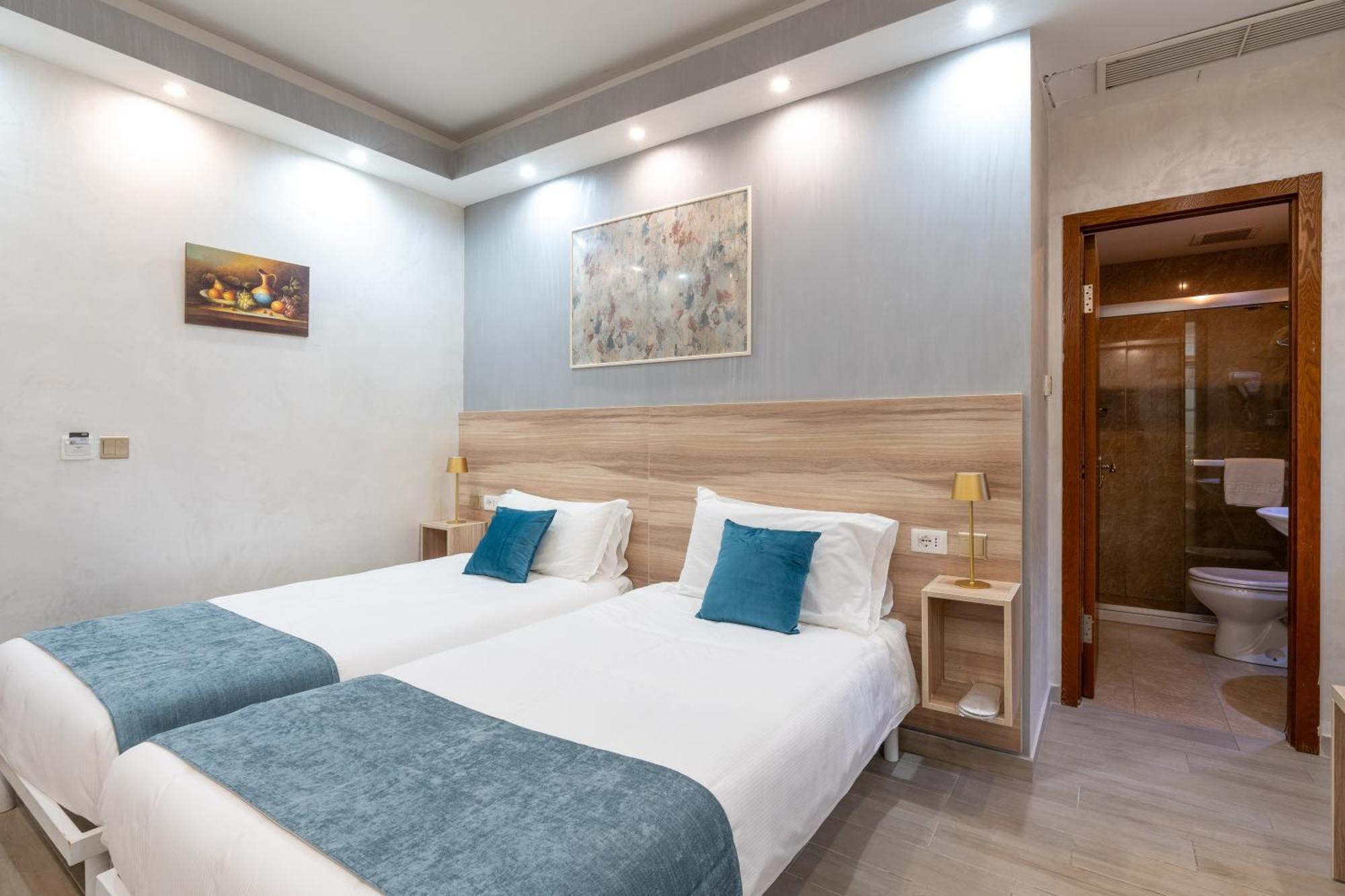 Leone D'Oro Guesthouse - Close To Piazza Vittorio ローマ エクステリア 写真