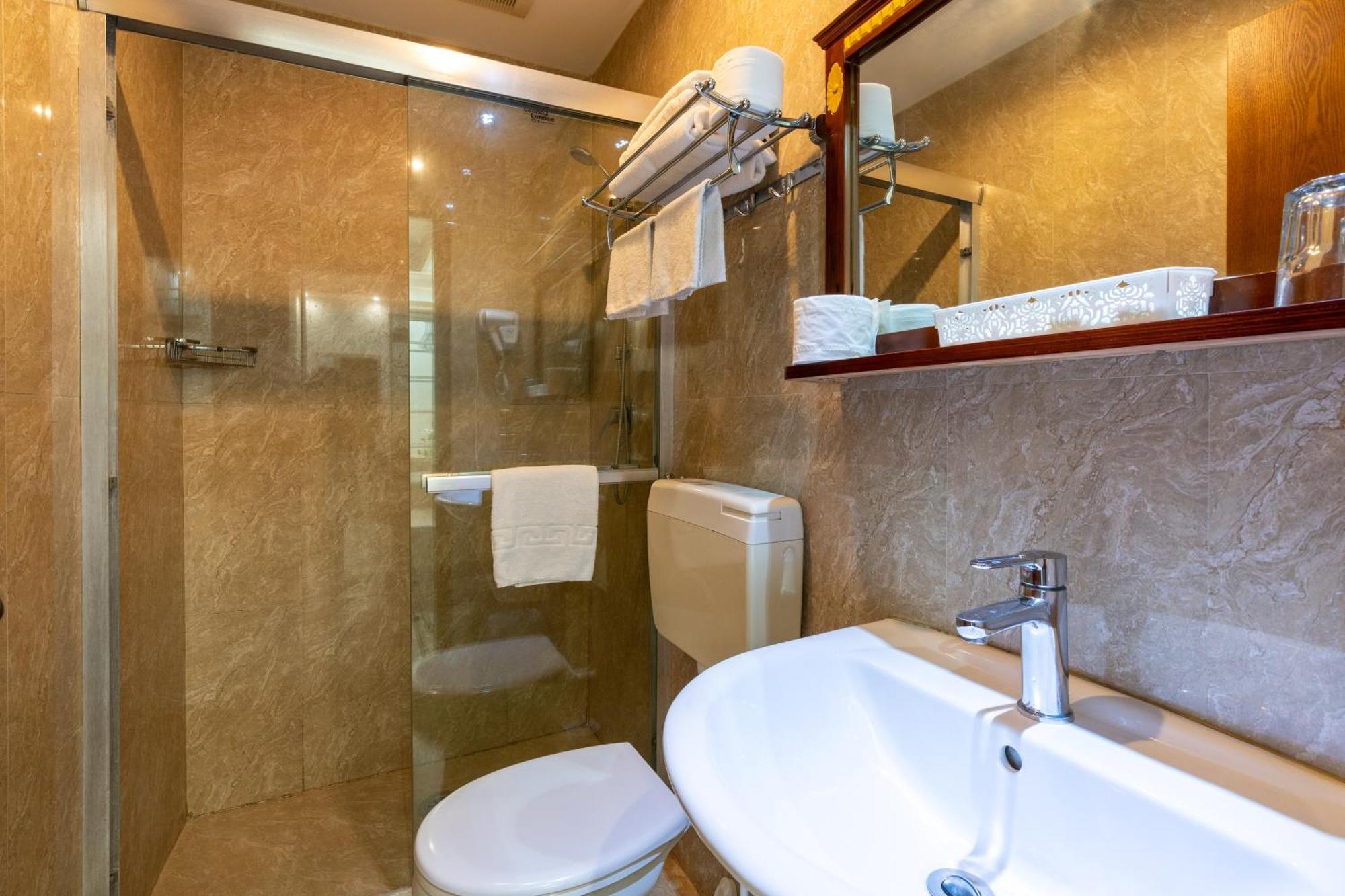 Leone D'Oro Guesthouse - Close To Piazza Vittorio ローマ エクステリア 写真