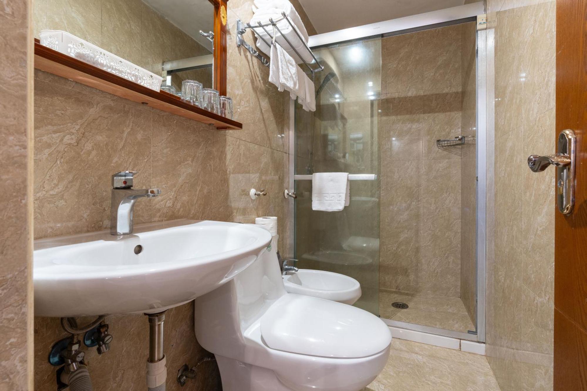 Leone D'Oro Guesthouse - Close To Piazza Vittorio ローマ エクステリア 写真